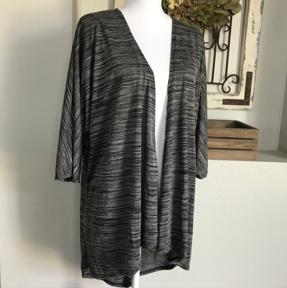 LuLaRoe Grey Marled Heathered Lindsay Open Cardigan 3/4 Sleeves Flowy Medium M - Picture 1 of 5